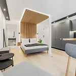 Sunlit & Patio Studios - Prime Lisbon
