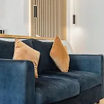 Sunlit & Patio Studios - Prime Lisbon *